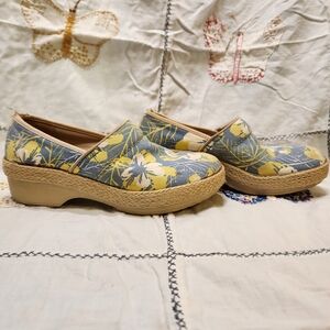 DANSKO Flower Nursing Clogs Size EU 36